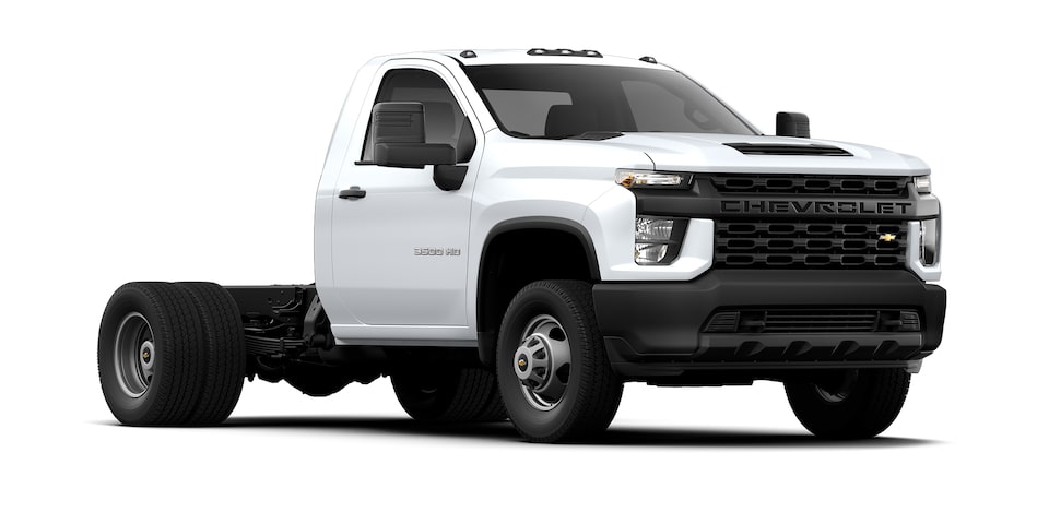 Chevrolet Silverado 3500 2022, camioneta de carga con tanque de combustible de 240.4 L y capacidad de carga de 3,435 kg
