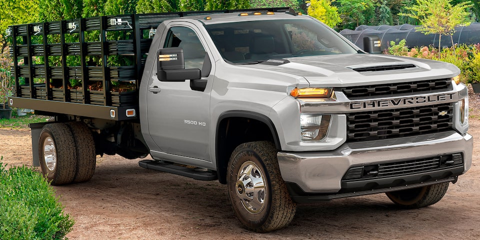 Chevrolet Silverado 2022, camioneta de carga incluye 6 bolsas de aire y frenos de disco con sistema ABS en las 4 ruedas